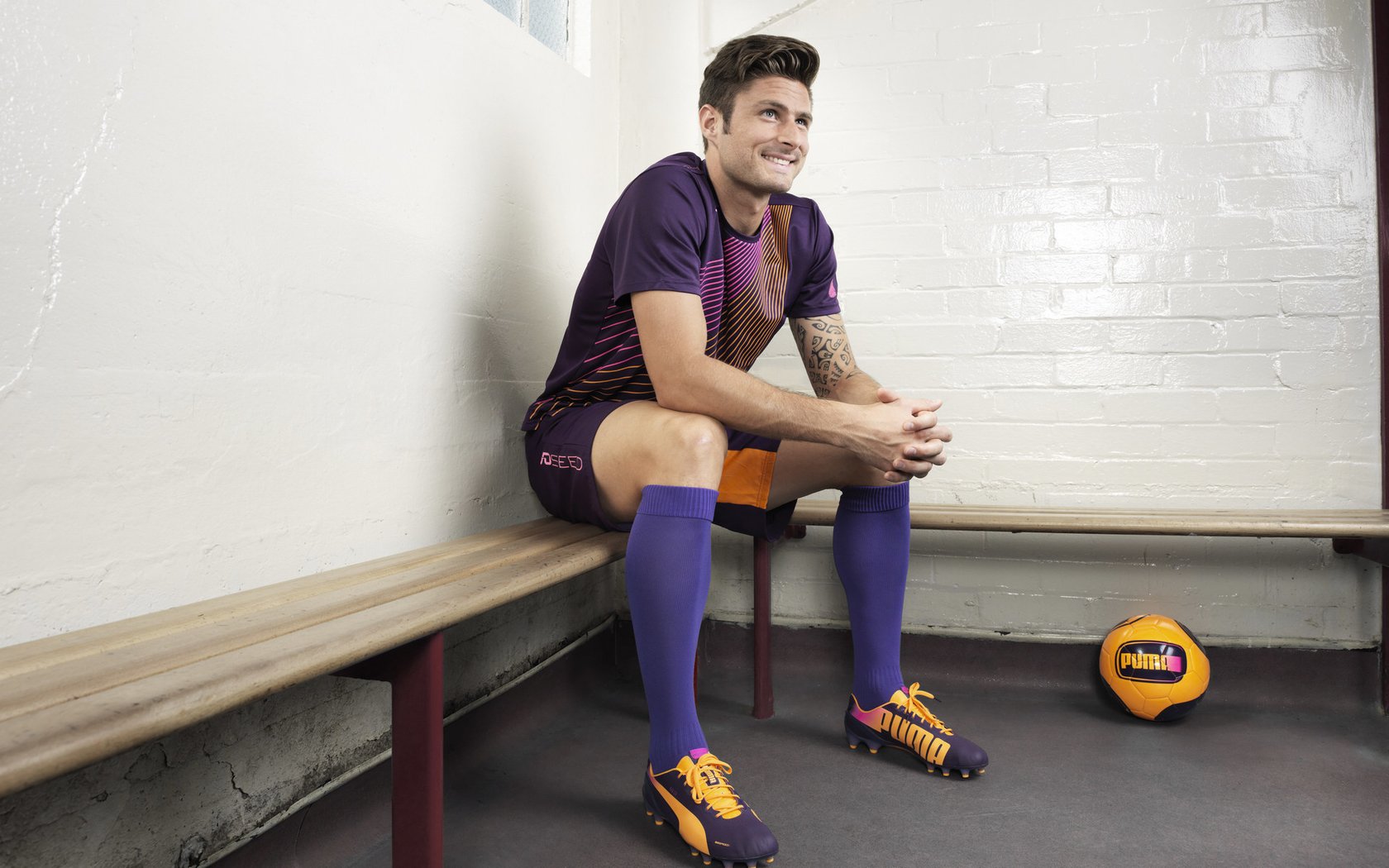 巴尔：全黑队中场的“破坏者”，精准抢断并快速反击